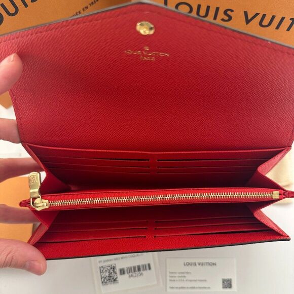 LOUIS VUITTON Monogram Sarah Wallet with Poppy (Red) Interior - Picture 3 of 10